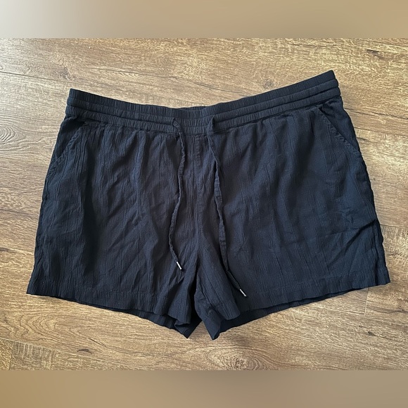 Black drawstring shorts - Picture 1 of 6